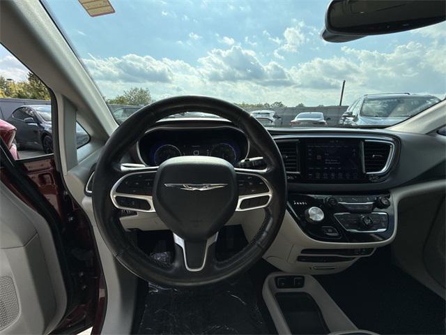 Photo of 2019 Velvet Red Pearlcoat Chrysler Pacifica