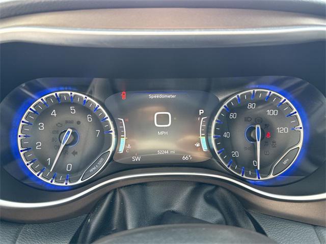 Photo of 2019 Velvet Red Pearlcoat Chrysler Pacifica