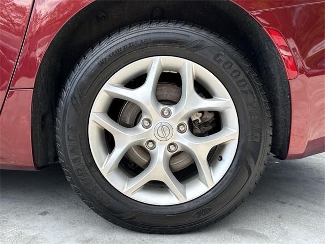 Photo of 2019 Velvet Red Pearlcoat Chrysler Pacifica
