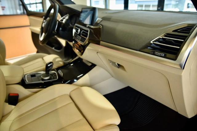 Photo of 2022 Black Sapphire Metallic BMW X3