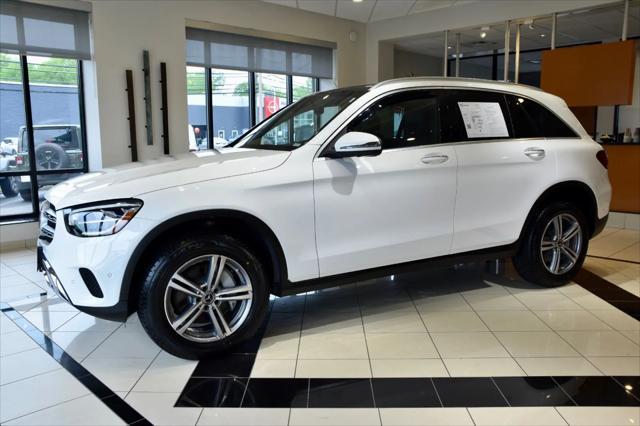 Photo of 2022 Polar White Mercedes-Benz GLC 300