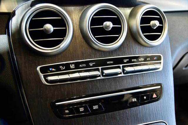 Photo of 2022 Polar White Mercedes-Benz GLC 300