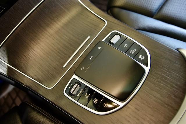 Photo of 2022 Polar White Mercedes-Benz GLC 300