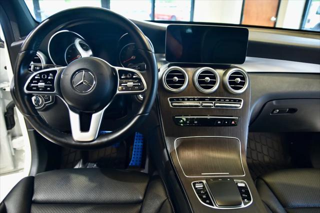 Photo of 2022 Polar White Mercedes-Benz GLC 300