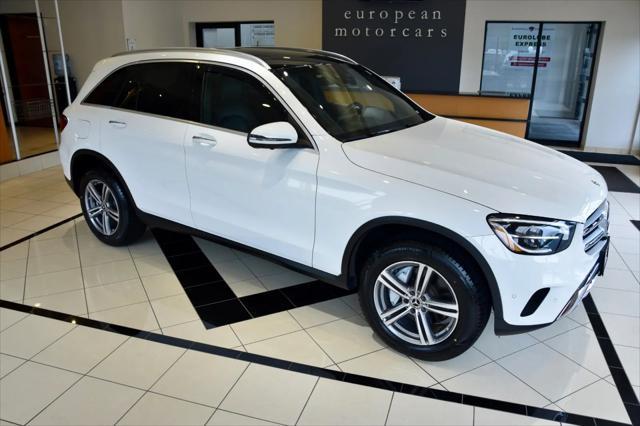 Photo of 2022 Polar White Mercedes-Benz GLC 300