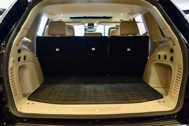 Photo of 2021 Sangria Metallic Clearcoat Jeep Grand Cherokee