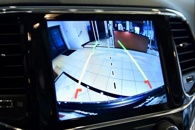 Photo of 2021 Sangria Metallic Clearcoat Jeep Grand Cherokee