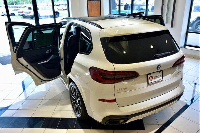 Photo of 2022 Alpine White BMW X5