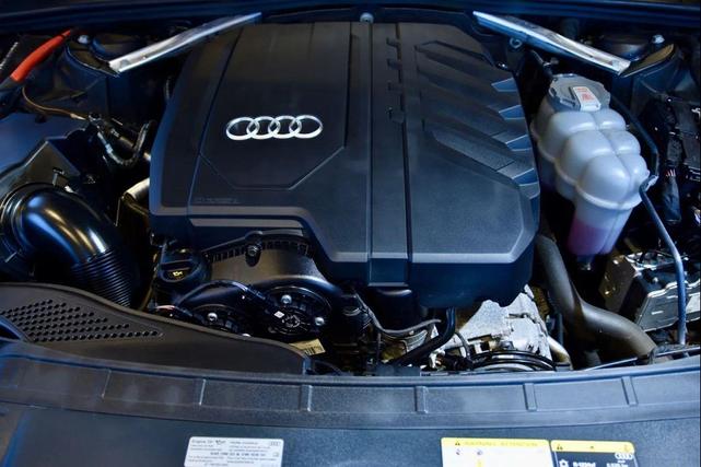 Photo of 2022 Manhattan Gray Metallic Audi A4