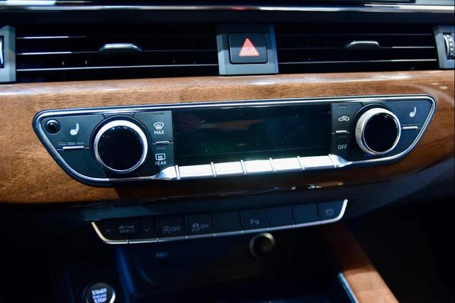 Photo of 2022 Manhattan Gray Metallic Audi A4