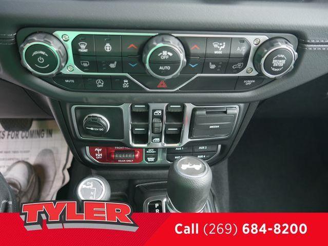 Photo of 2025 Bright White Jeep Wrangler