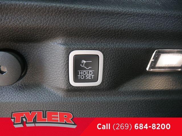 Photo of 2025 Velvet Red Pearlcoat Jeep Grand Cherokee L