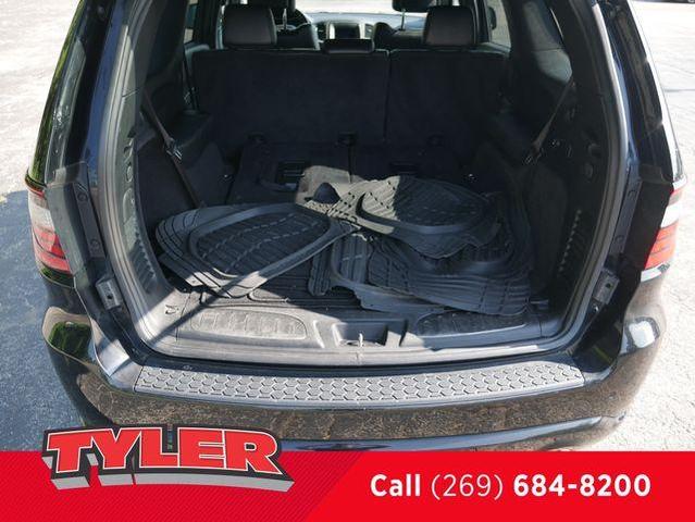Photo of 2020 DB Black Crystal Clearcoat Dodge Durango