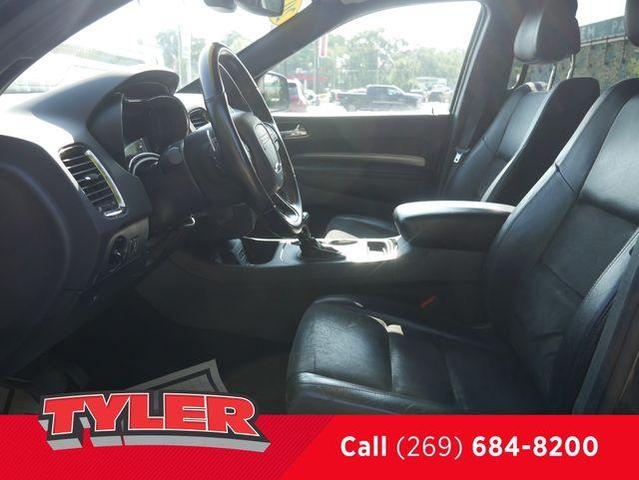 Photo of 2020 DB Black Crystal Clearcoat Dodge Durango