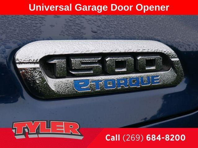 Photo of 2022 Patriot Blue Pearlcoat RAM 1500