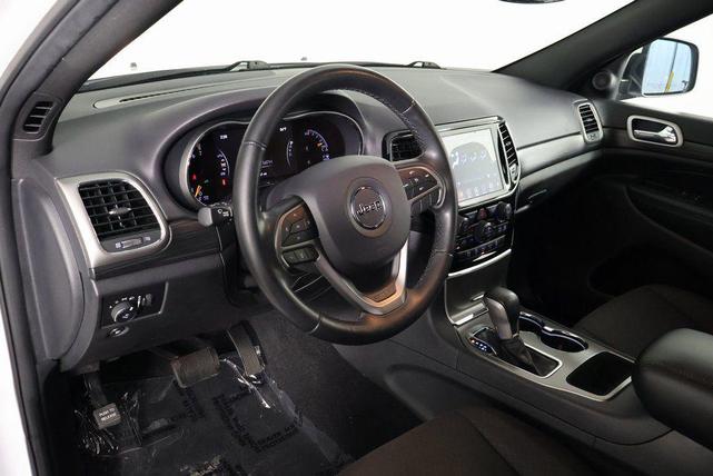 Photo of 2020 Bright White Clearcoat Jeep Grand Cherokee
