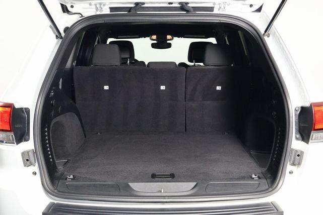 Photo of 2020 Bright White Clearcoat Jeep Grand Cherokee