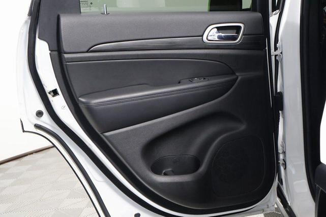 Photo of 2020 Bright White Clearcoat Jeep Grand Cherokee