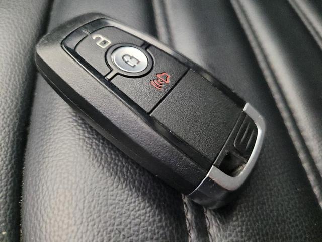 Photo of 2024 Agate Black Metallic Ford Edge