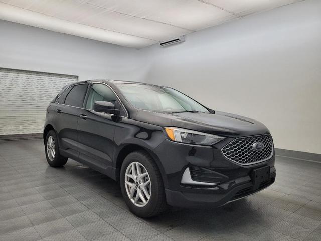 Photo of 2024 Agate Black Metallic Ford Edge