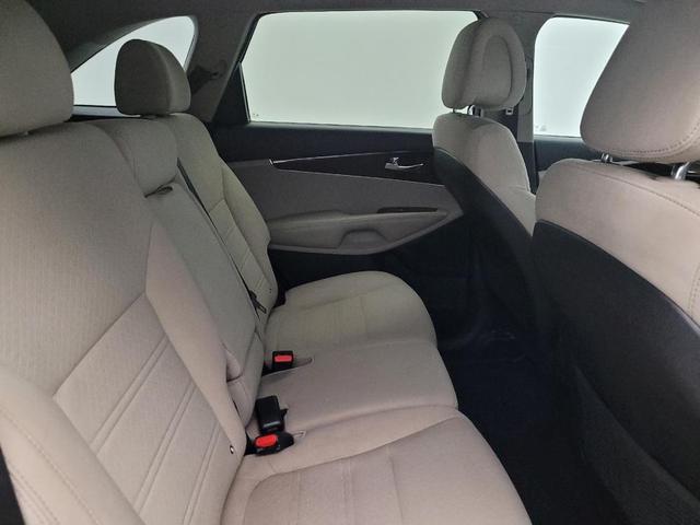 Photo of 2016 Ebony Black Kia Sorento