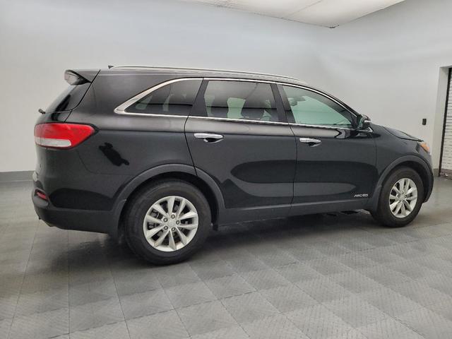 Photo of 2016 Ebony Black Kia Sorento