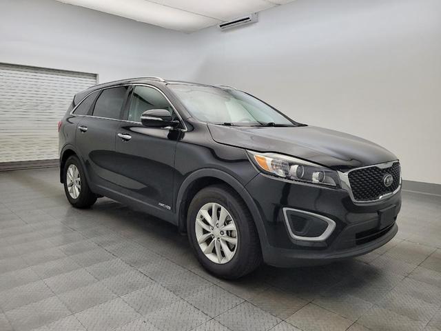 Photo of 2016 Ebony Black Kia Sorento