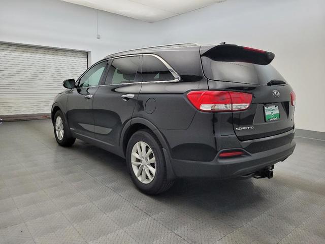 Photo of 2016 Ebony Black Kia Sorento