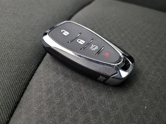 Photo of 2017 Silver Ice Metallic Chevrolet Malibu