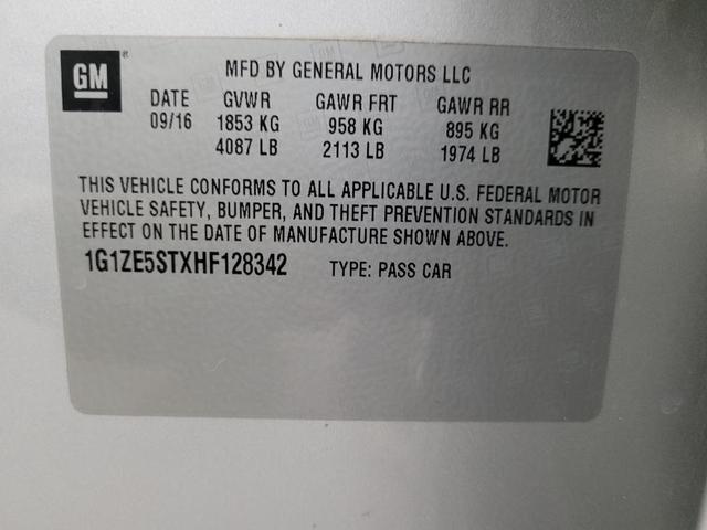 Photo of 2017 Silver Ice Metallic Chevrolet Malibu