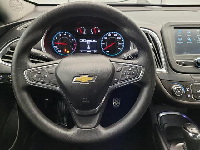 Photo of 2017 Silver Ice Metallic Chevrolet Malibu