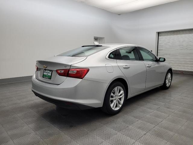 Photo of 2017 Silver Ice Metallic Chevrolet Malibu