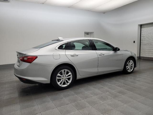 Photo of 2017 Silver Ice Metallic Chevrolet Malibu