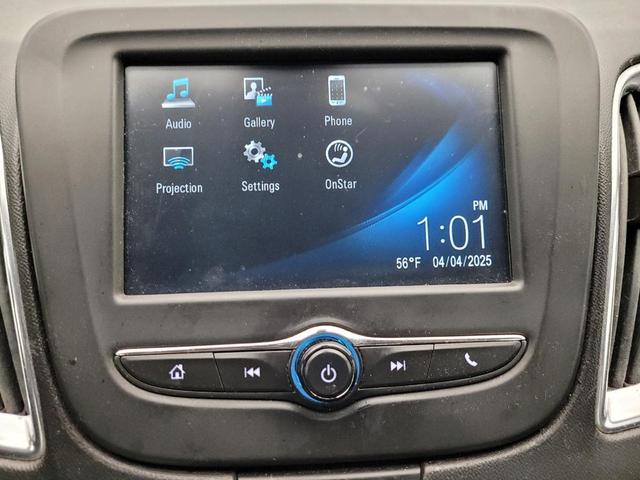 Photo of 2017 Silver Ice Metallic Chevrolet Malibu