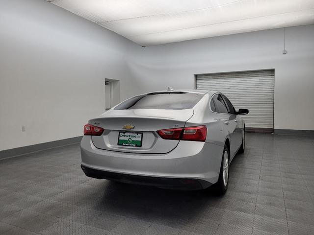 Photo of 2018 Silver Ice Metallic Chevrolet Malibu