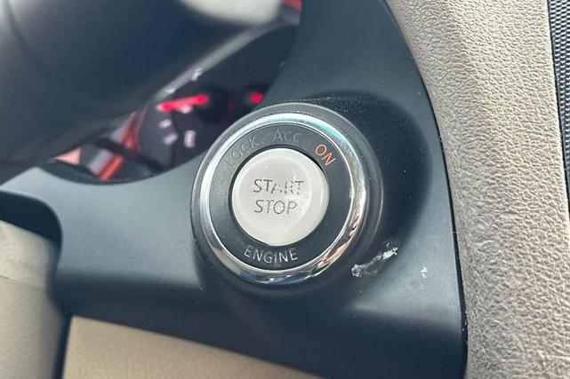 Photo of 2009 Winter Frost Pearl Nissan Altima