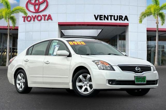 Photo of 2009 Winter Frost Pearl Nissan Altima