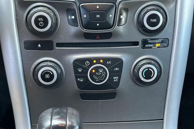 Photo of 2014 Oxford White Ford Edge