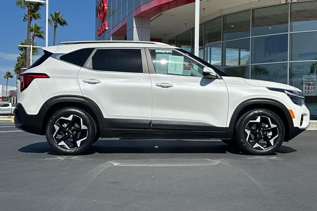 Photo of 2024 Snow White Pearl Kia Seltos