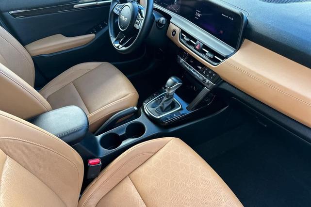 Photo of 2024 Snow White Pearl Kia Seltos