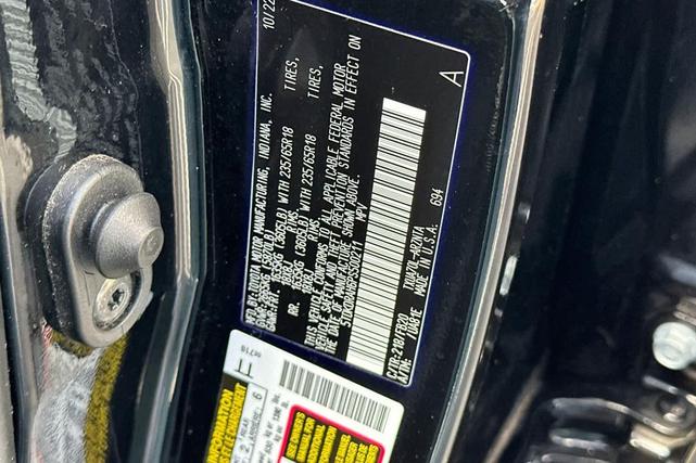 Photo of 2023 Midnight Black Metallic Toyota Highlander
