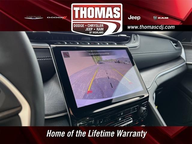 Photo of 2025 Silver Zynith Jeep Grand Cherokee