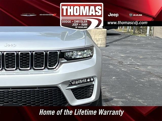 Photo of 2025 Silver Zynith Jeep Grand Cherokee