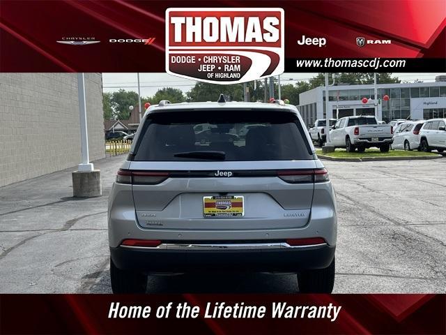 Photo of 2025 Silver Zynith Jeep Grand Cherokee