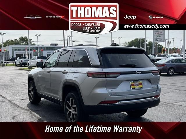 Photo of 2025 Silver Zynith Jeep Grand Cherokee