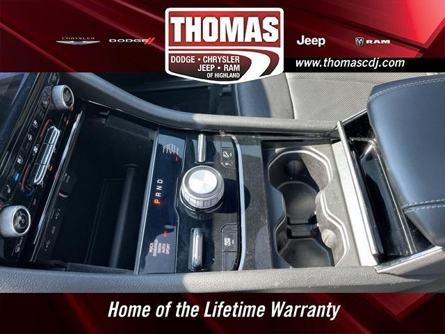 Photo of 2023 Metallic Jeep Grand Cherokee L