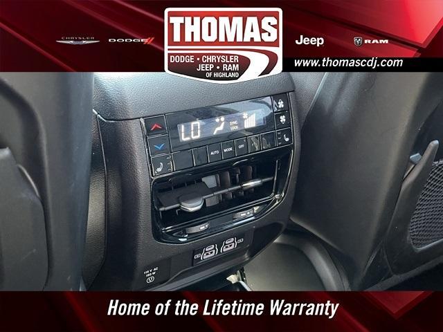 Photo of 2023 Metallic Jeep Grand Cherokee L