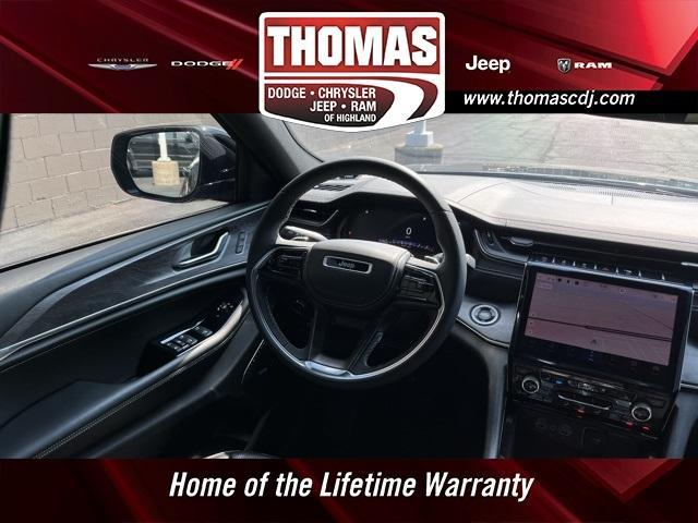 Photo of 2023 Metallic Jeep Grand Cherokee L