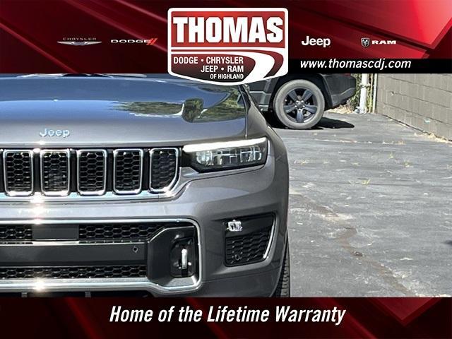 Photo of 2023 Metallic Jeep Grand Cherokee L