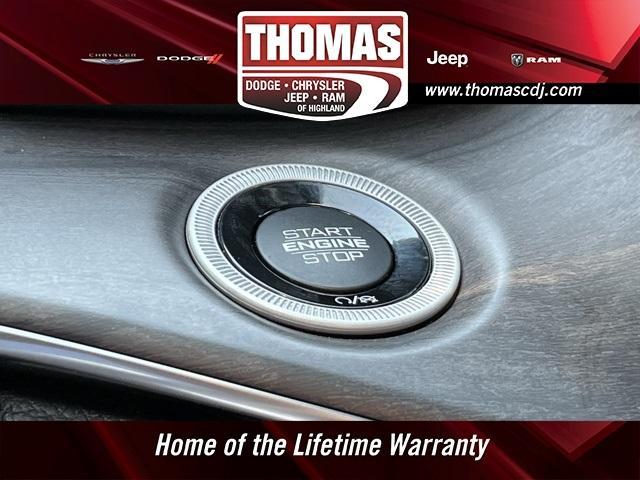 Photo of 2023 Metallic Jeep Grand Cherokee L